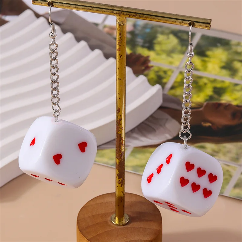 Aihua Acryl Persönlichkeits-Digital-Würfel-Ohrringe in Großrot, Persönlichkeits-DND-RPG-Spiel-Requisiten, Digitale Würfel-Ohrringe mit Langem Anhänger – Detail 3