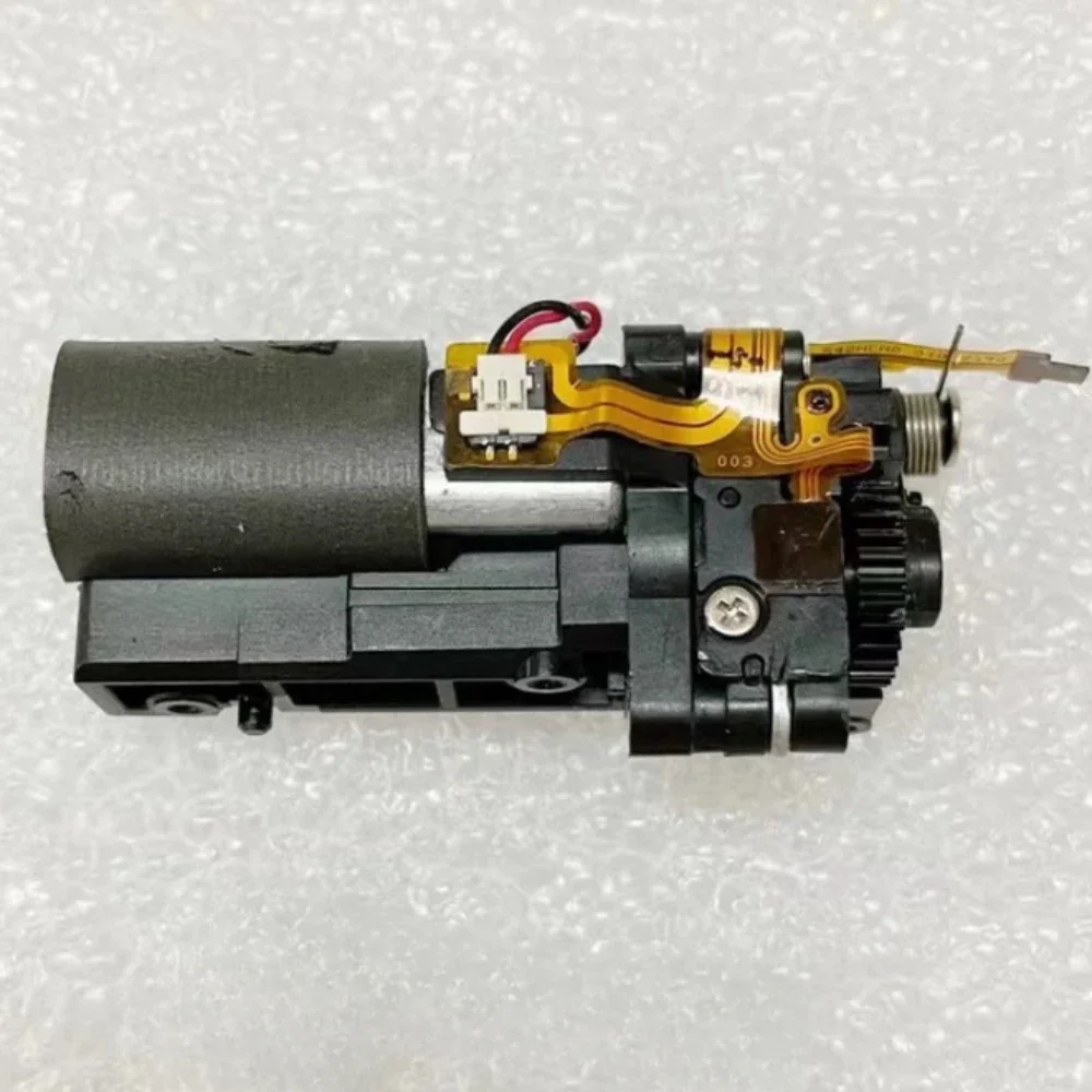 Un set di due nuovissimi per ingranaggi vulnerabili del motore dell'otturatore Canon EOS R, parte di ricambio