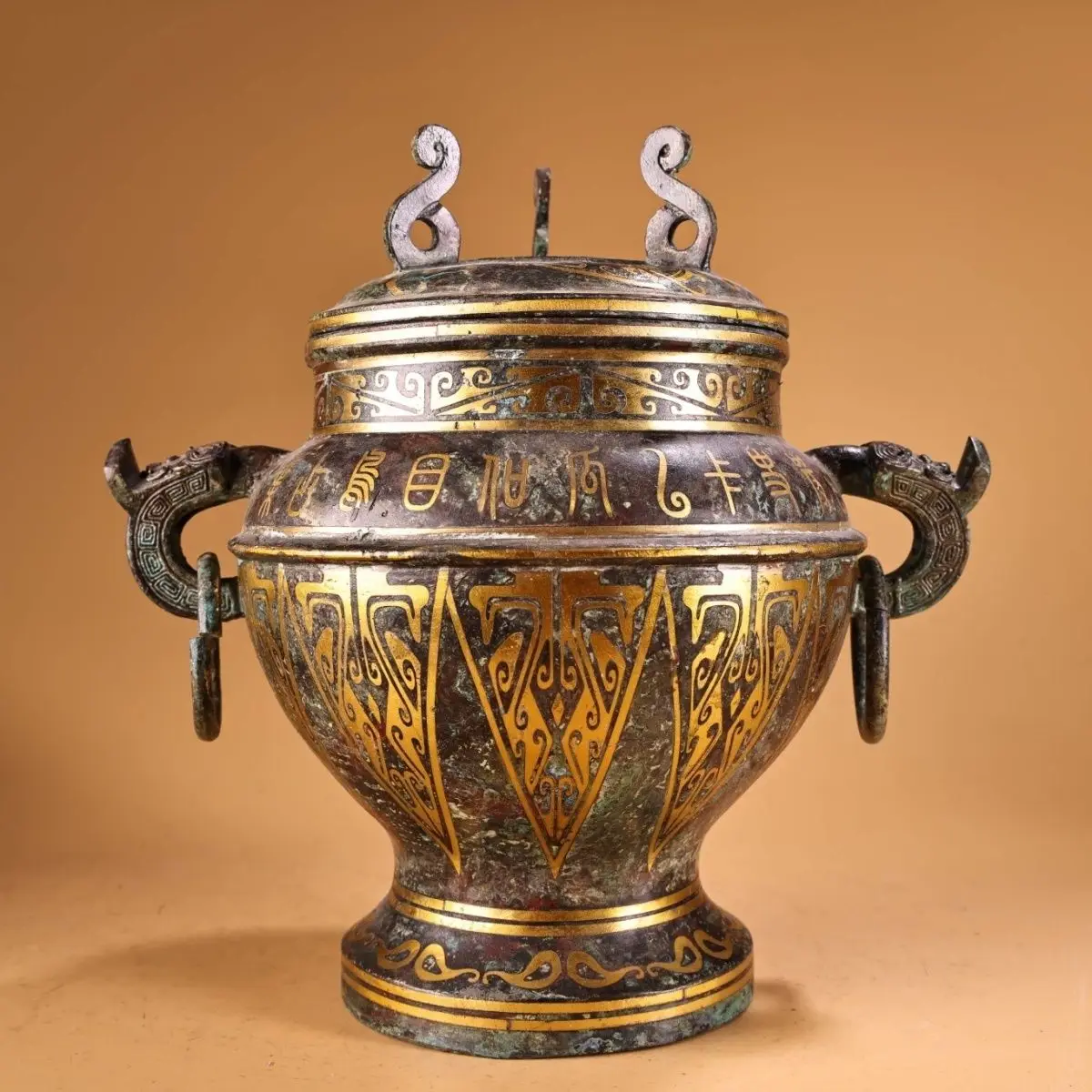 Treasure old collection bronze rubbing gold belt inscription jar weighs 2100 grams, is 24 cm high and 23CM wide