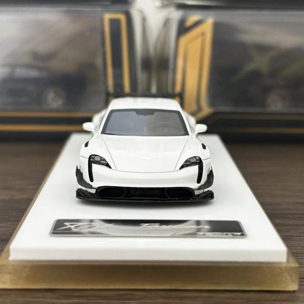 

Ready stocks 404 Error 1/64 Taycan Resin Birthday Gifts Hobby Display Simulation Collectio