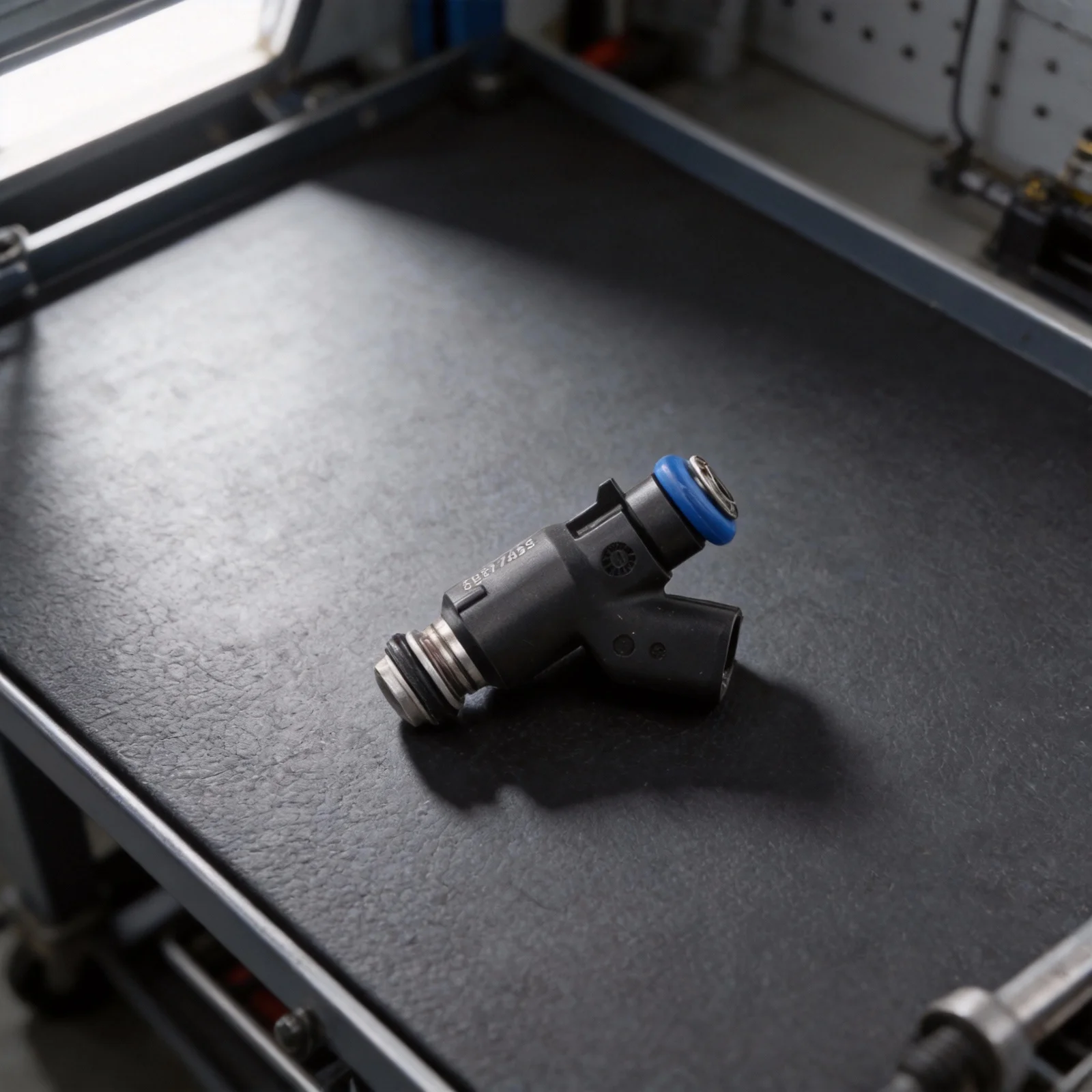 Fuel injector HX25377439 16400007C0000 nozzle designed for improved engine performance and precise fuel delivery in vehicles