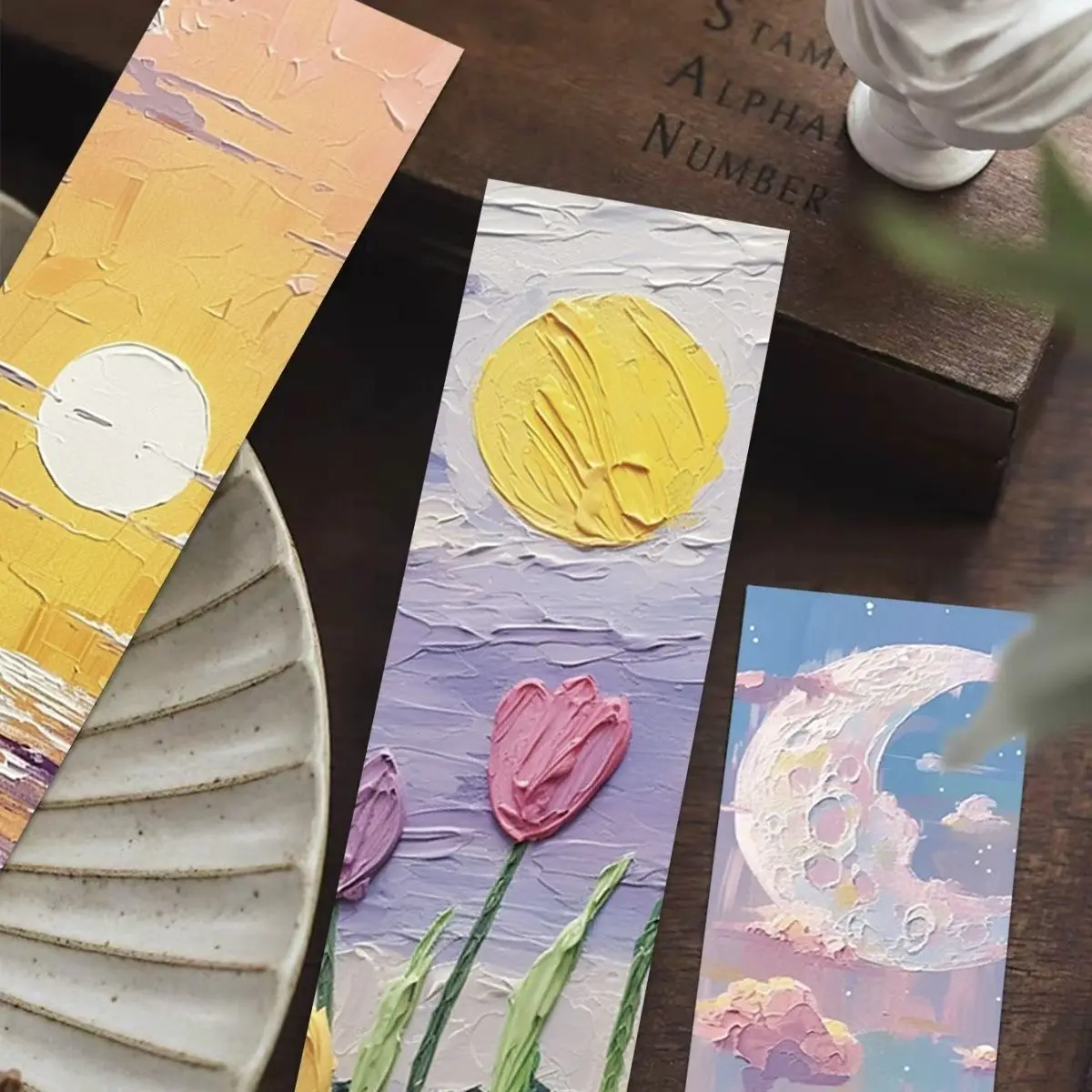 30Pcs Oil Painting Bookmarks, Artistic Paper Page Markers, Creative Cultural Cards, Reading Decor & Souvenir Gift for Students
