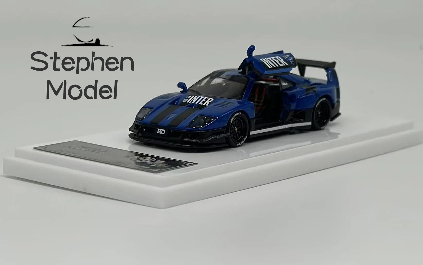 Demon King Auto 1:64 F40 LB-Works # 56 نموذج سيارة باراماونت أزرق / إنتر ميلان أسود أزرق دييكاست