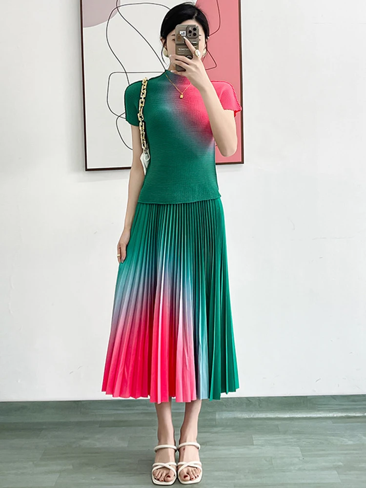 LANMREM Fashion Pleated Two-piece Set For Women Turtleneck Short Sleeve Tops With Contrast Color Skirt 2024 Summer New 2Z1918