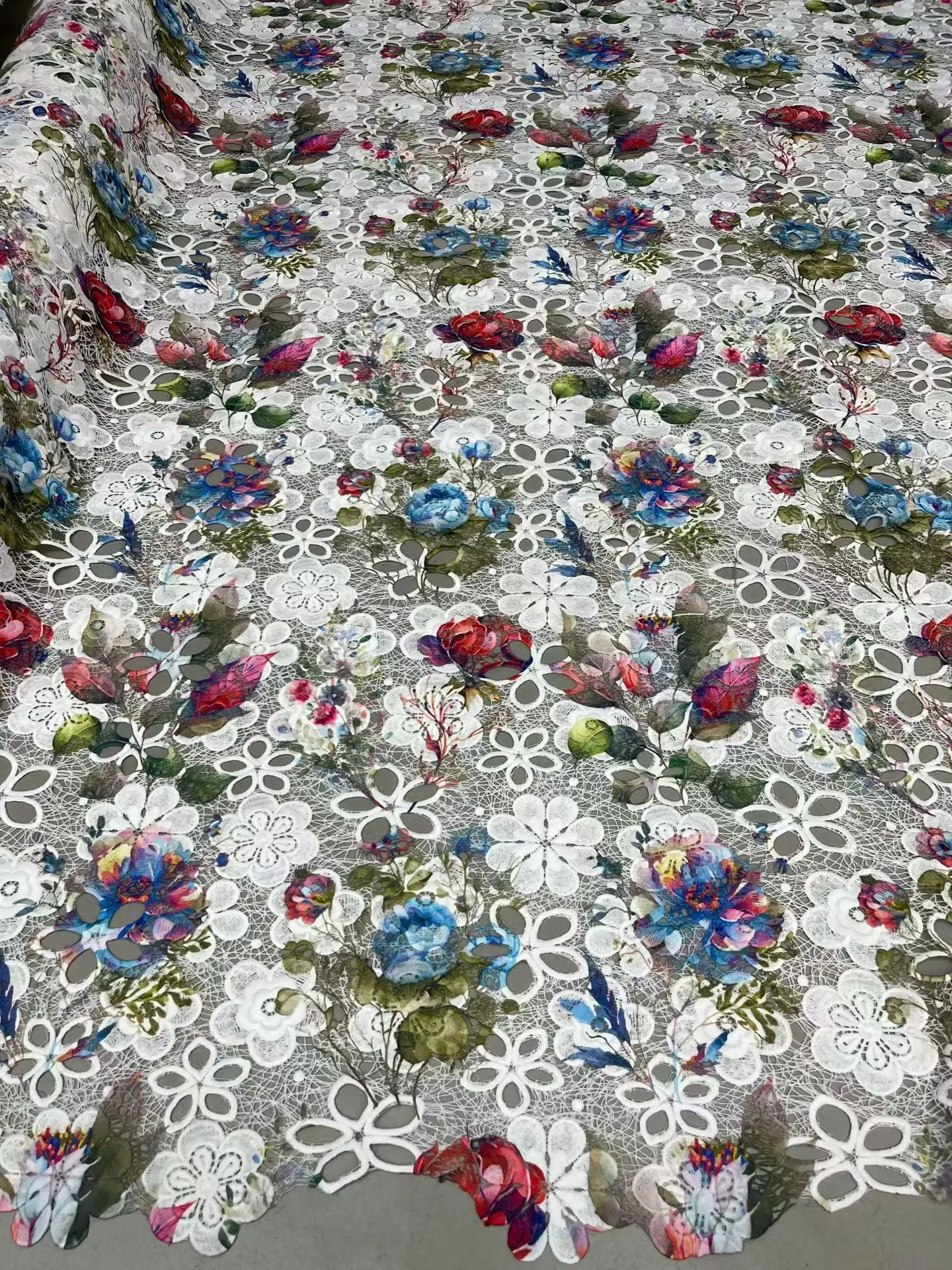 

New Water Soluble Lace Fabric Flower Embroidered African Guipure Cord Lace Fabric For Sewing Nigerian Women Party Dress G131-1