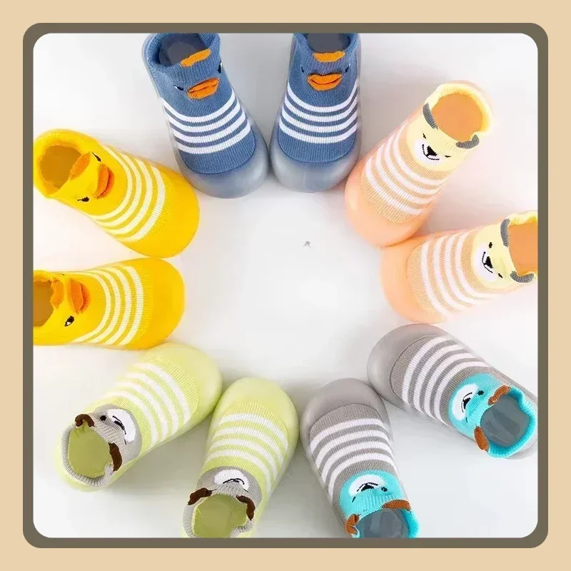 النمط الكلاسيكي الصيف الطفل الجوارب أحذية الأطفال المضادة للاختناق الطفل الجوارب الكرتون طفل حذاء طفل صغير جوارب يمكن السير بها على الأرض الأحذية
