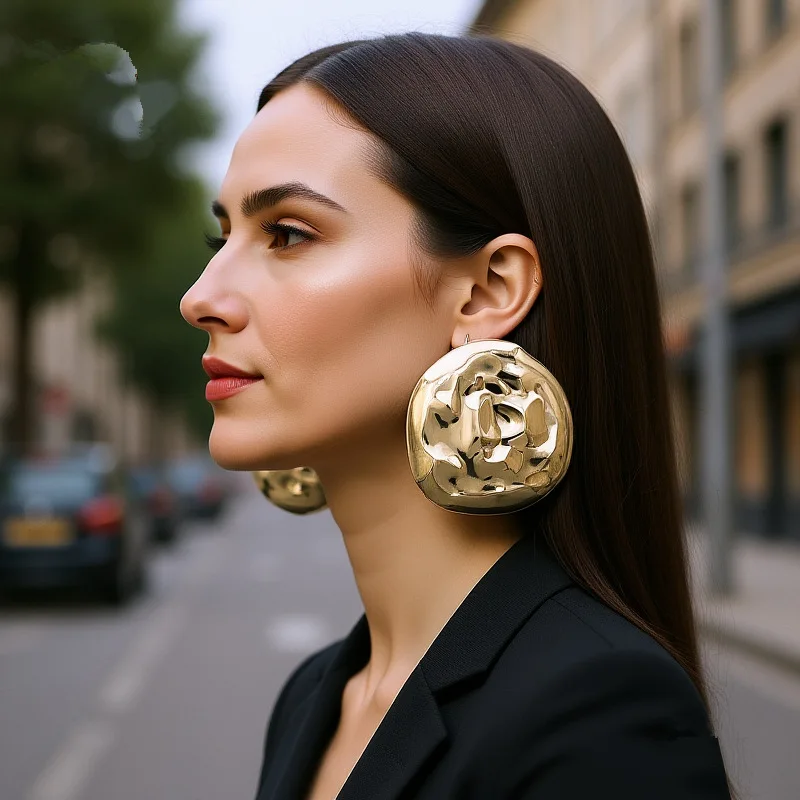 

European and American exaggerated metal geometric oversized smooth-textured hammered pattern irregularly shaped round earrings