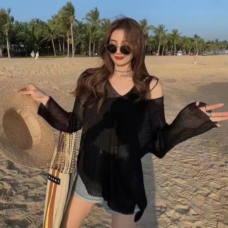 女性の夏薄いシースルーアイスシルク日焼け防止セーターレディストリート V ネック長袖プルオーバーホリデー薄いジャンパー