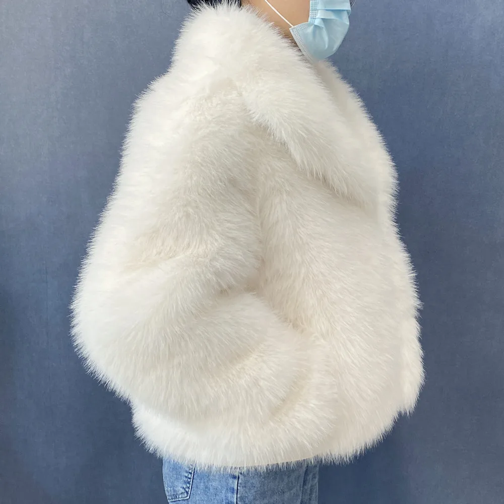Women's Plus Size Winter Fur Coat Fox Large Lapel Loose Short Top Elegant Warmth for Cold Weather