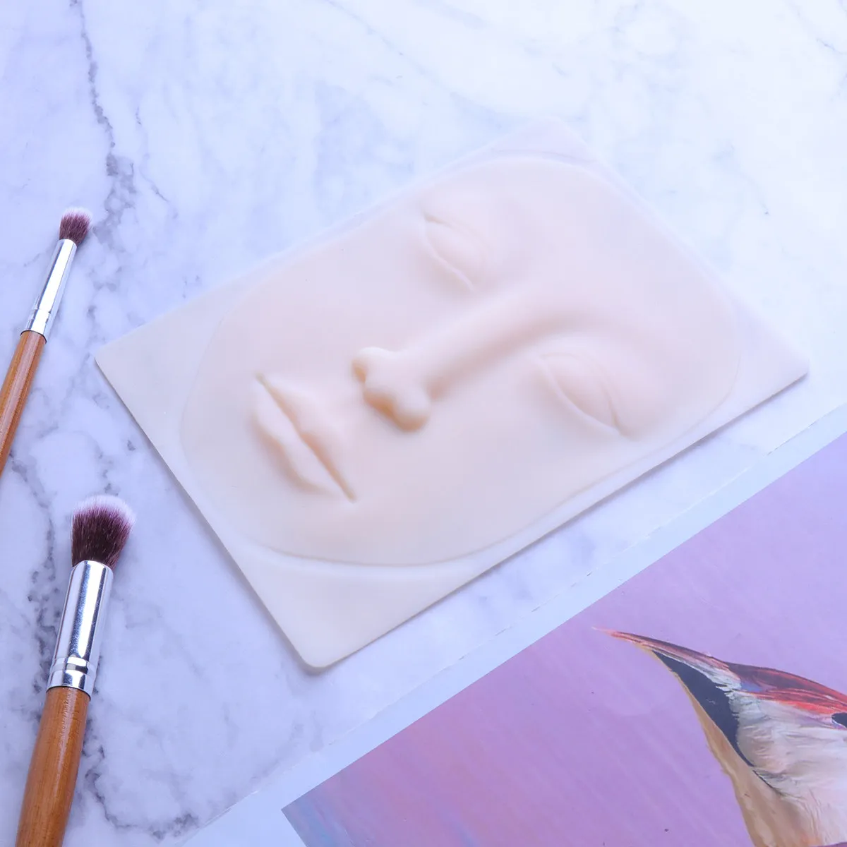 

1 шт. силиконовая имитация кожи для практики макияжа, премиум-класса, мягкая, реалистичная текстура, тренировочный инструмент для начинающих