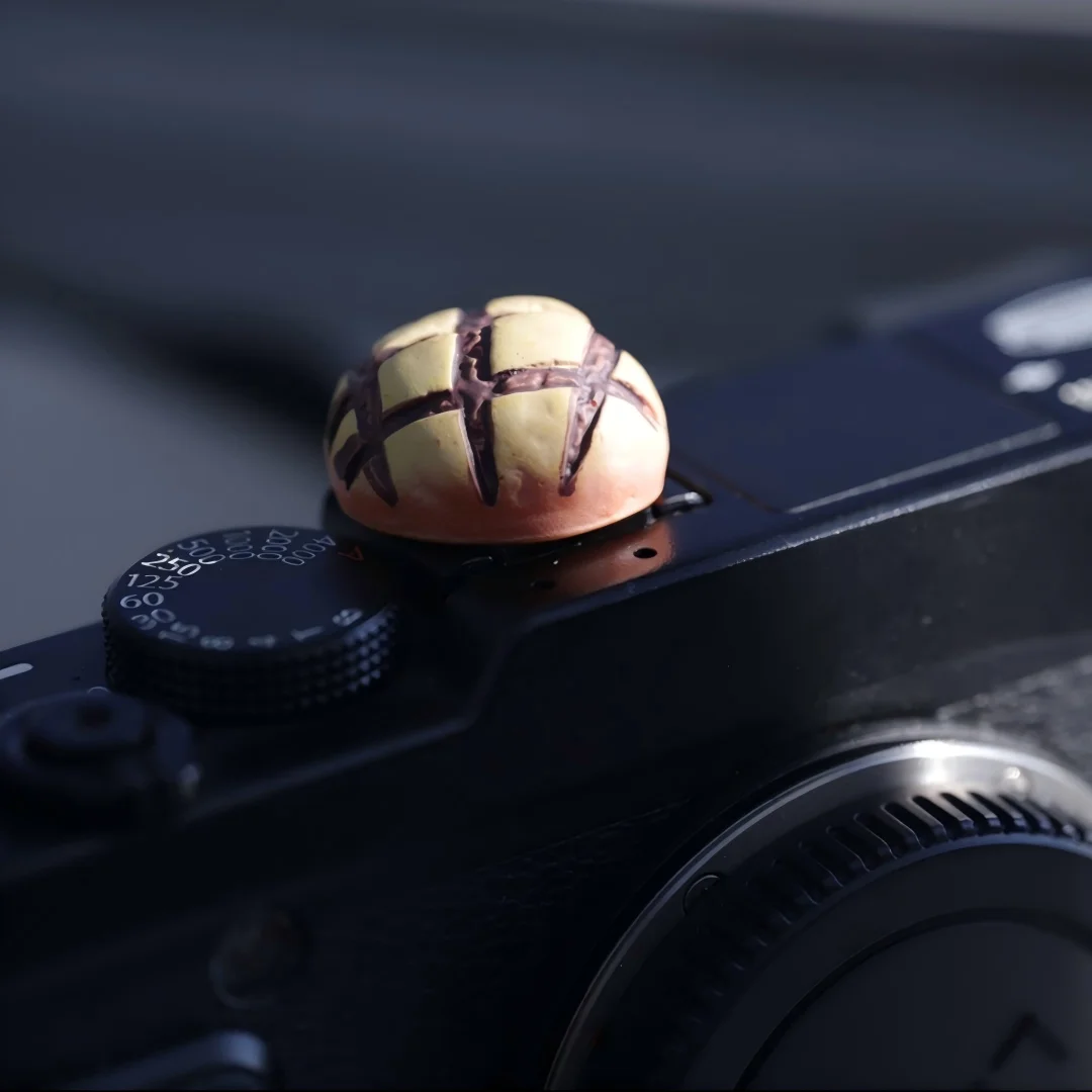 Cute Biscuit Universal Hot Shoe Cover for Leica Q2 Q3 Fuji X100V X-T5 Sony ZV-1 ZV-E10 Canon EOS R5 Nikon Z5 Camera Accessories view 2