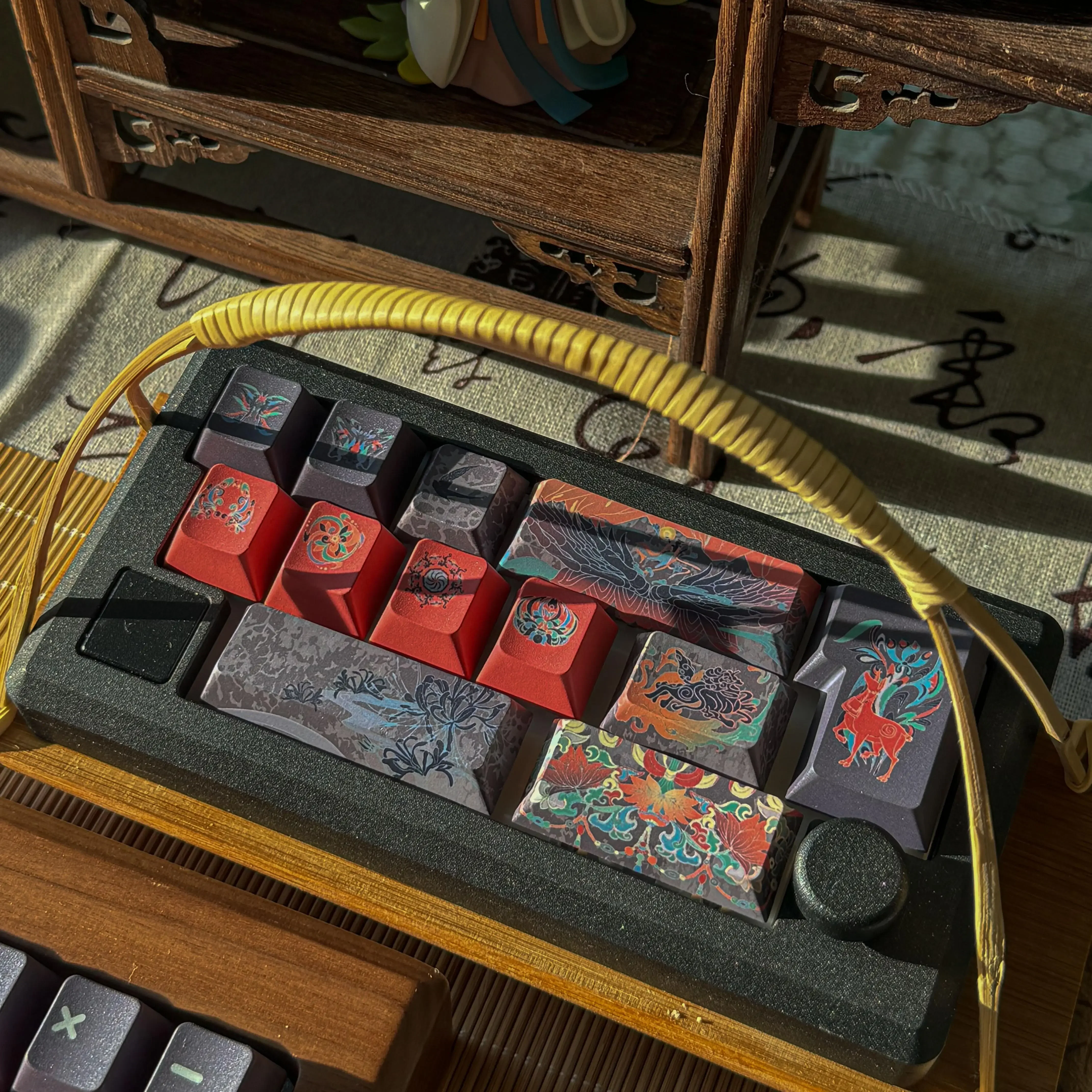 

Клавиатура в национальном стиле в стиле Дуньхуан, темно-красная, милая, с крестообразной гравировкой, механическая магнитная ось