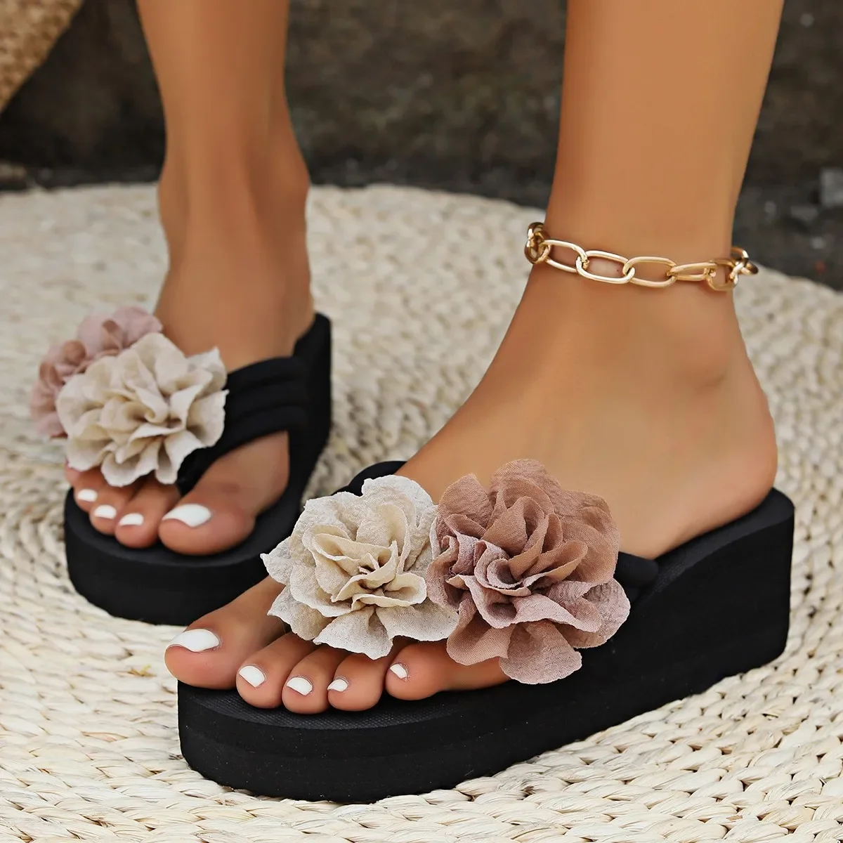 2024 Women\'s Black Slippers Wedge Heel Platform Flower Flip Flops Sandals Summer Girls Woman Trend Shoes Free Shipping Flat Lady