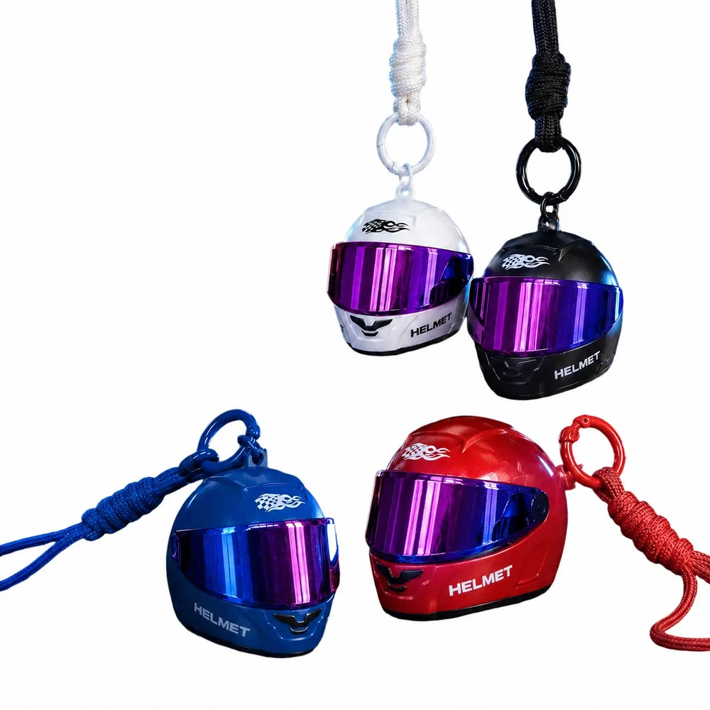 Llavero de casco colorido y genial con visera abatible para llaves de motocicleta, mochila, bicicleta, material ABS decorativo
