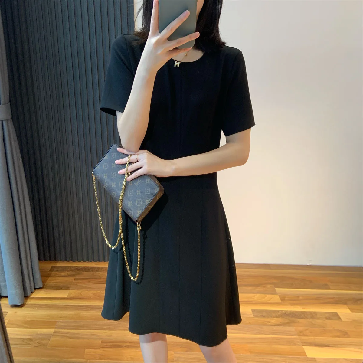 Ele Ort Sve Dr Wome… - image