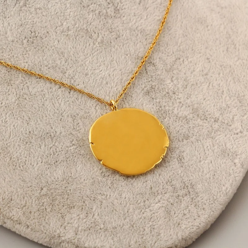 Golden geometric light Big Round brand independent packaging WOMEN'S trendy gold coin chain hip hop necklace