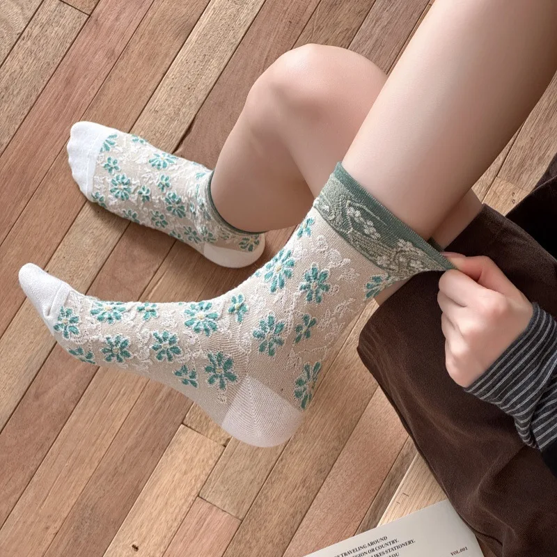 النقش الأزهار الجوارب النساء الكورية Harajuku الرجعية الشارع الشهير الجوارب الطويلة الخريف والشتاء اليابانية العرقية الأوسط جوارب أنبوبية