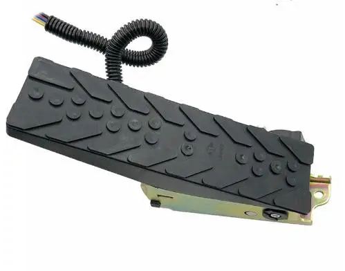 

P8122-A NS-010-23190 71040KO-51SD-30 D100X-007-801B-A Electronic Accelerator Pedal for Shangchai Engine Kamaz MAZ Trucks