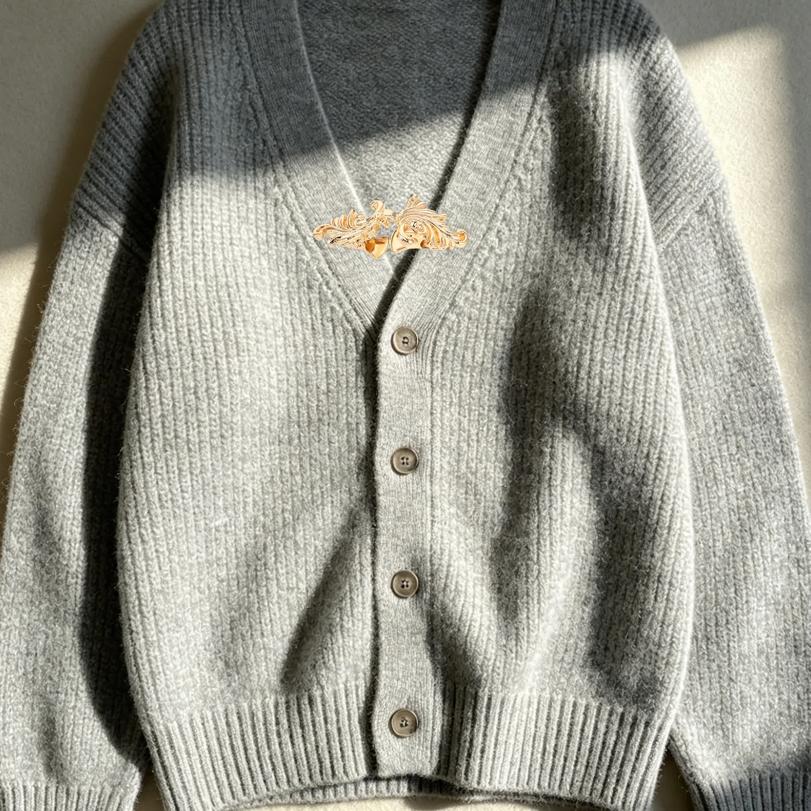 4Pairs Vintage Sweater Shawl Clips Cardigan Collar Closures Scarf Clips Metal Fasteners for Women Secure Fit Open Sweaters