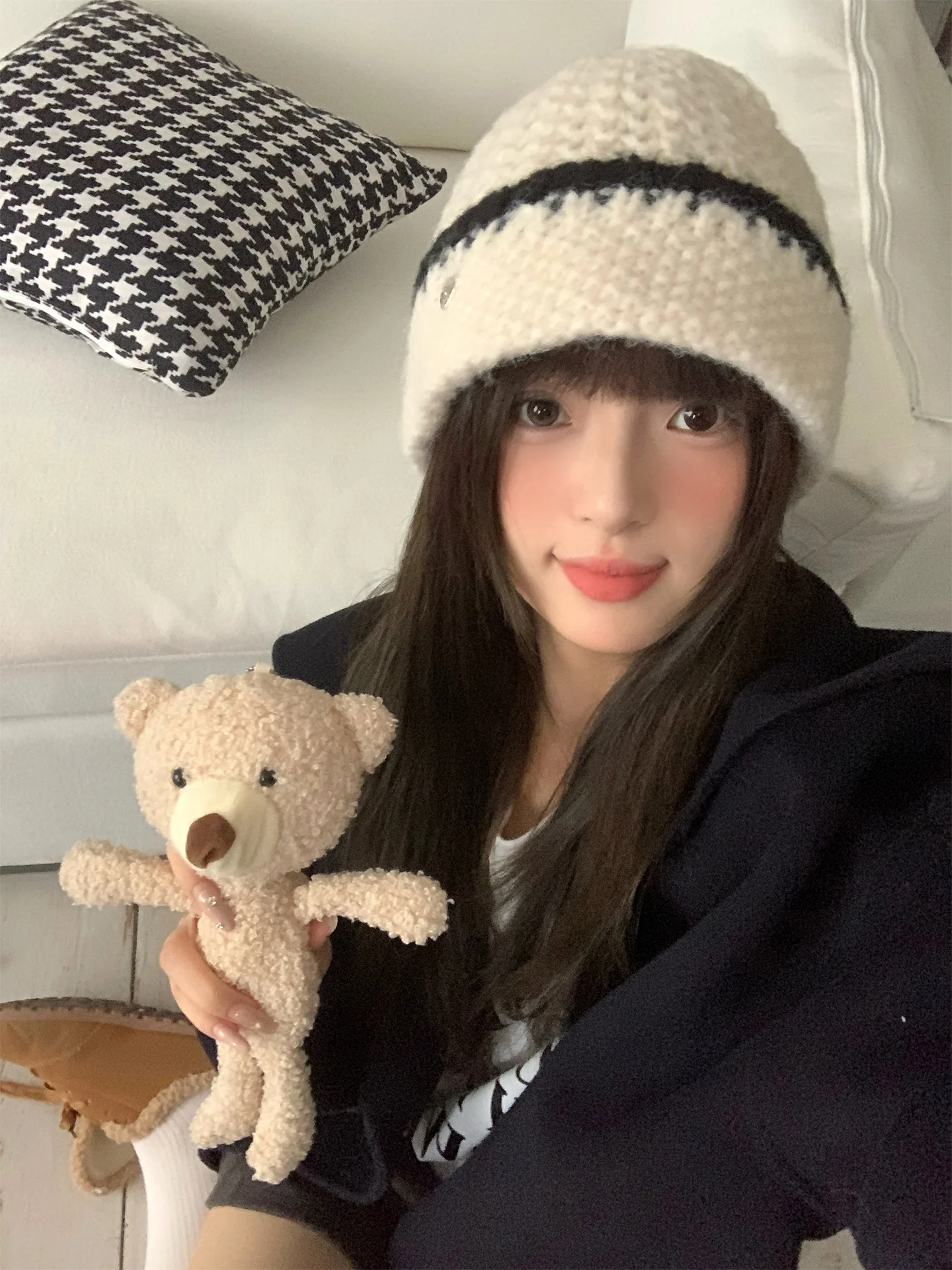 

Retro Color-Blocked Knitted Woolen Hat For Women Autumn And Winter Warm Head Covering Fashionable And Versatile Basin Hat