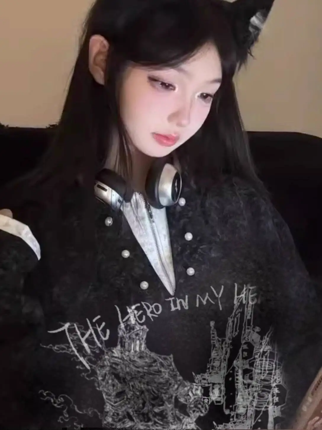 Fake Two Piece V Neck Versatile Base Layer Autumn Winter New Henley Collar Knight Castle Portrait Pearl Button Long