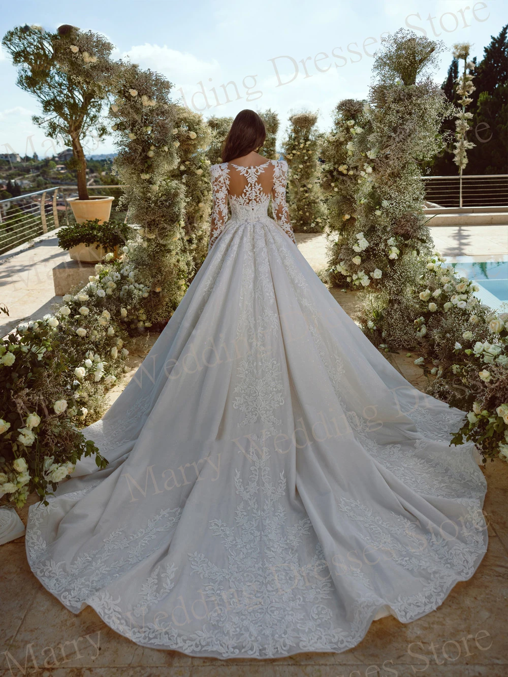 Bellissimi abiti da sposa principessa a-line nuovi abiti da sposa con bottoni ricamati in pizzo manica intera Sweep Train lunghezza del pavimento per le donne