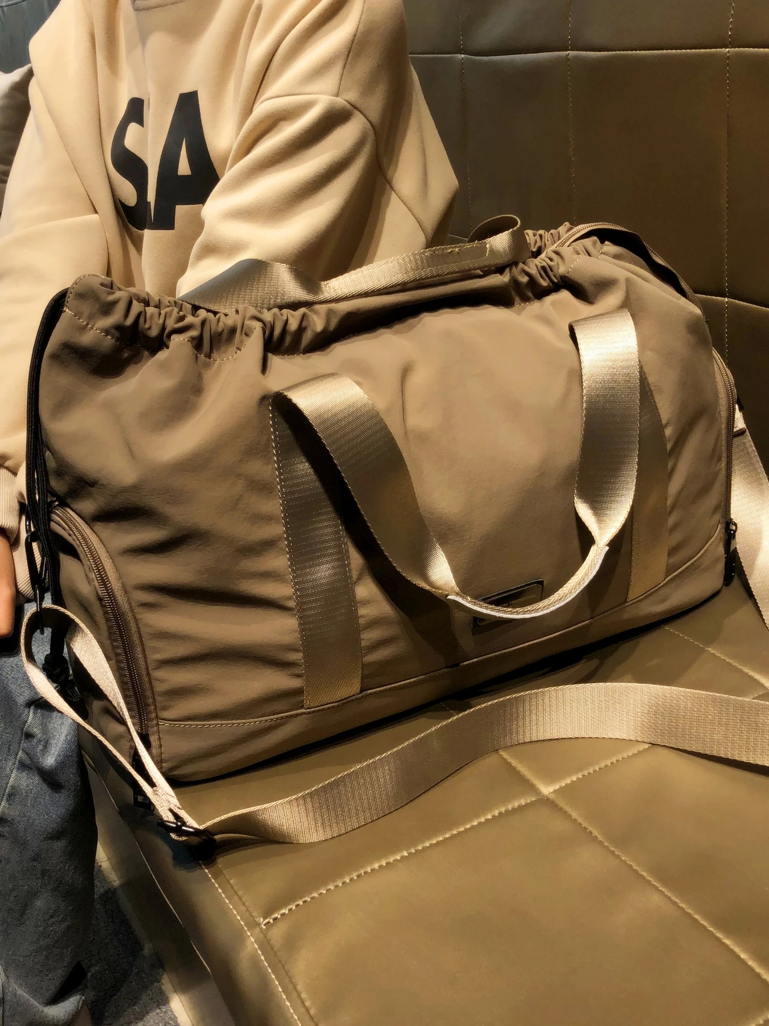 borsa-da-viaggio-leggera-alla-moda-marca-di-hong-kong-novita-2025-borsa-sportiva-pratica-per-attivita-all'aperto-in-tessuto-oxford