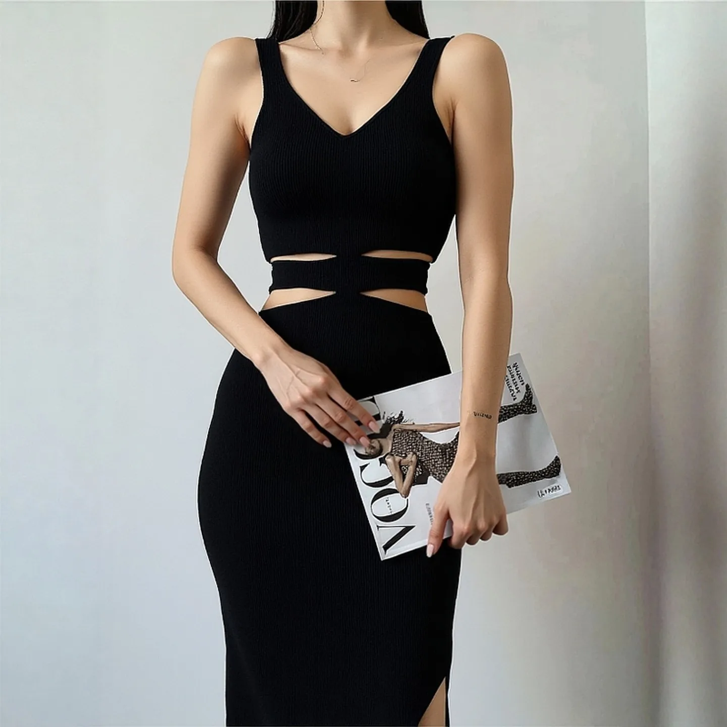 유오무오 2026 신상 여성 니트 여름 원피스 섹시한 컷아웃 허리 패키지 힙 슬릿 바디콘 스웨터 원피스 시크한 여성 파티 선드레스