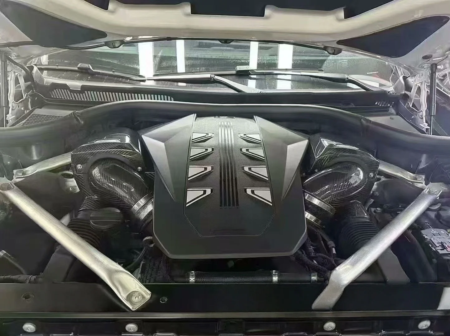 نظام مدخل هواء بارد 20-22 عالي الجودة مناسب لنظام مدخل الهواء البارد من ألياف الكربون الجافة BMW F95 X5M/F96 X6M 4.4T