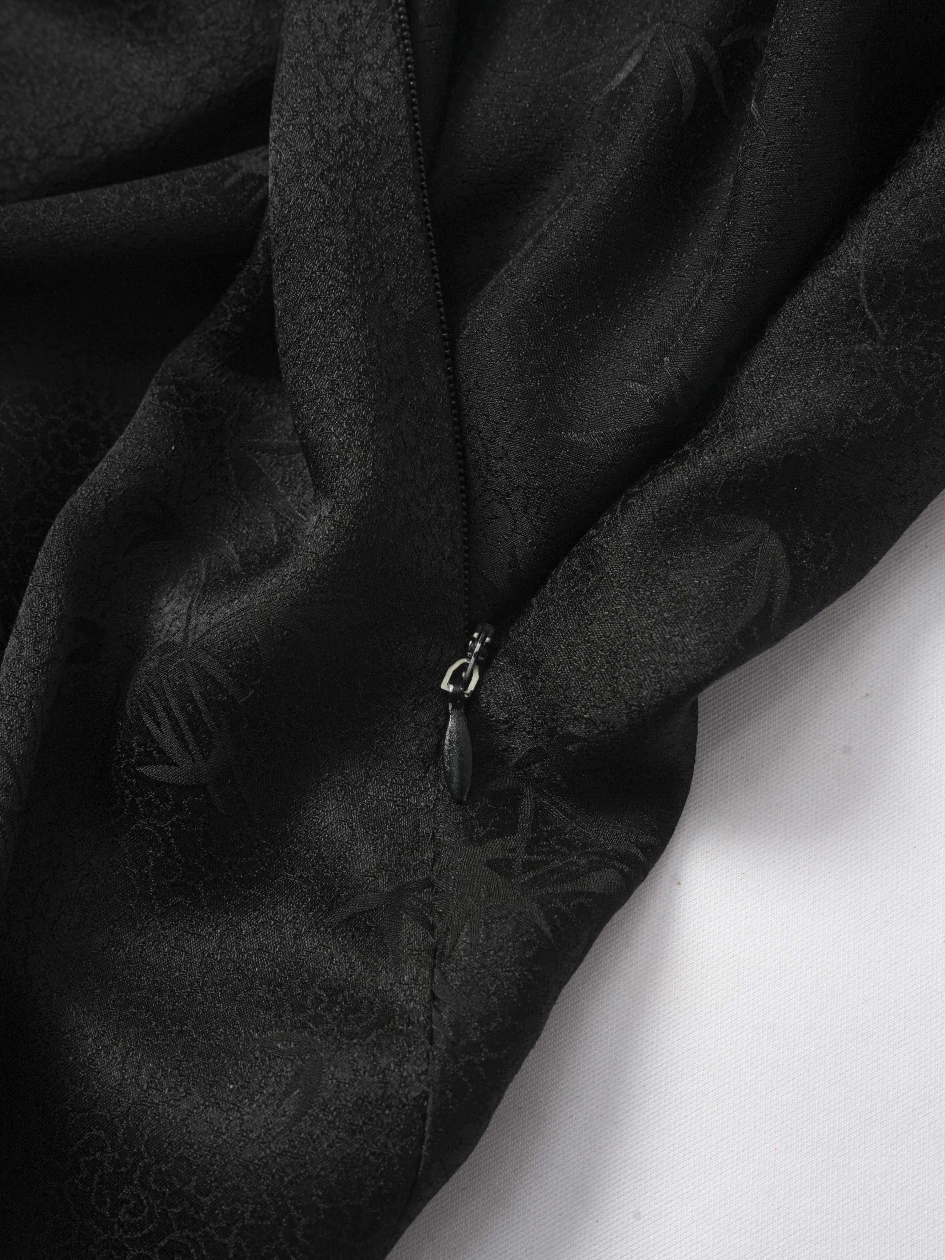 Abbigliamento moda donna Stampa foglia di bambù nero 100% seta di gelso naturale intrecciata bussola fibbia cerniera gonna a tubo dritto