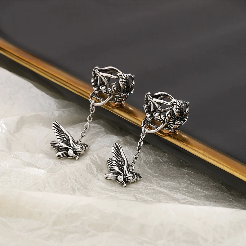 Vintage Eucalyptus and Bird Ear Clip Zircon Inlaid Flowers Branches Bird Earrings Tassel Magpie Earbone Clip For Women A Piece