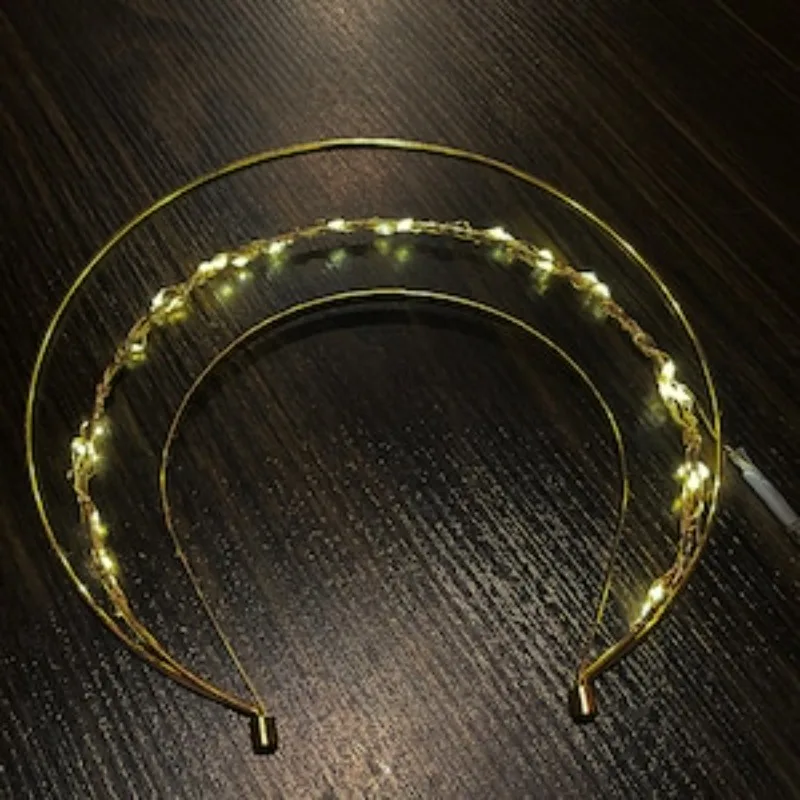 Tiara Bogini z Podświetleniem - 3-warstwowa Opaska Halo z Cyrkoniami i Lampkami LED - Rekwizyt na Występy Sceniczne i Sesje Zdjęciowe