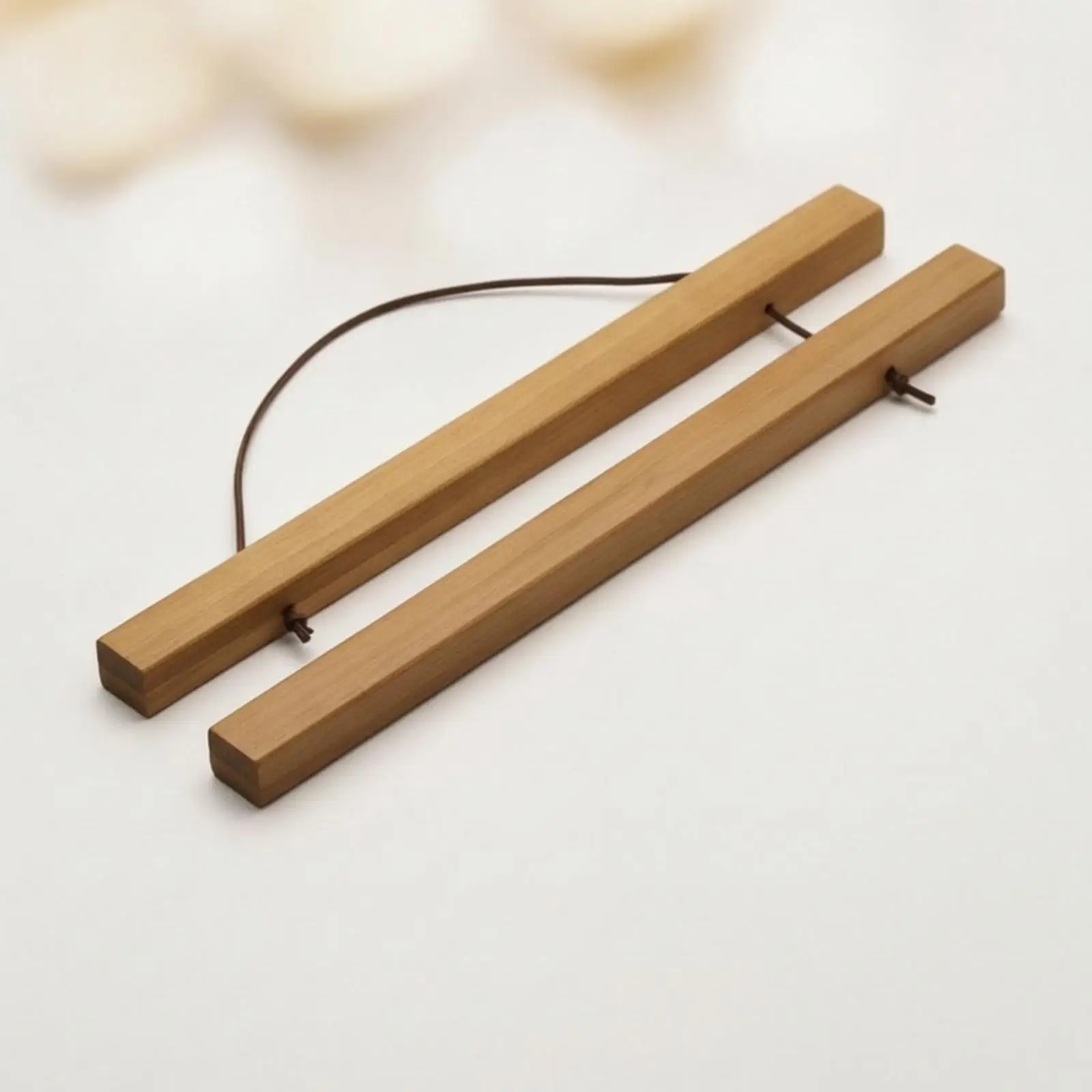 Wooden Poster Hanging System with Magnet Clamp for 40x60 Frame and Decorative Wall Frame Display