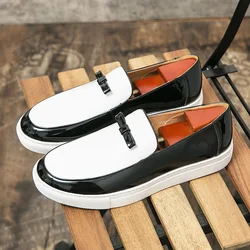 Men Vulcanized Shoes Black White Slip-On Loafers Patent Leather for Men Casual Shoes Chaussures Pour Hommes