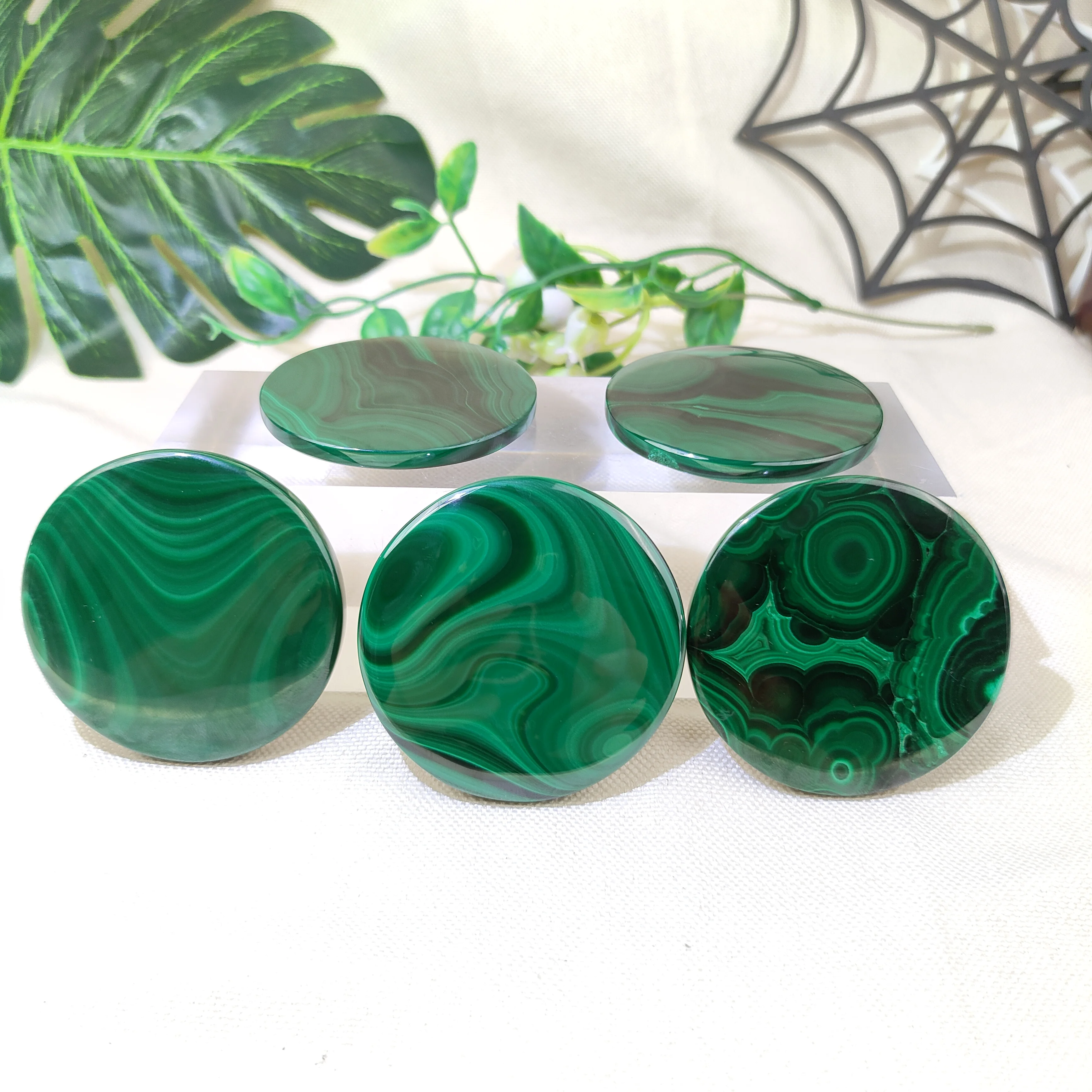 Natural Mineral Crystal Malachite Disc Meditation Healing Energy Spiritual Gem Home Decoration Collection Holiday Gift