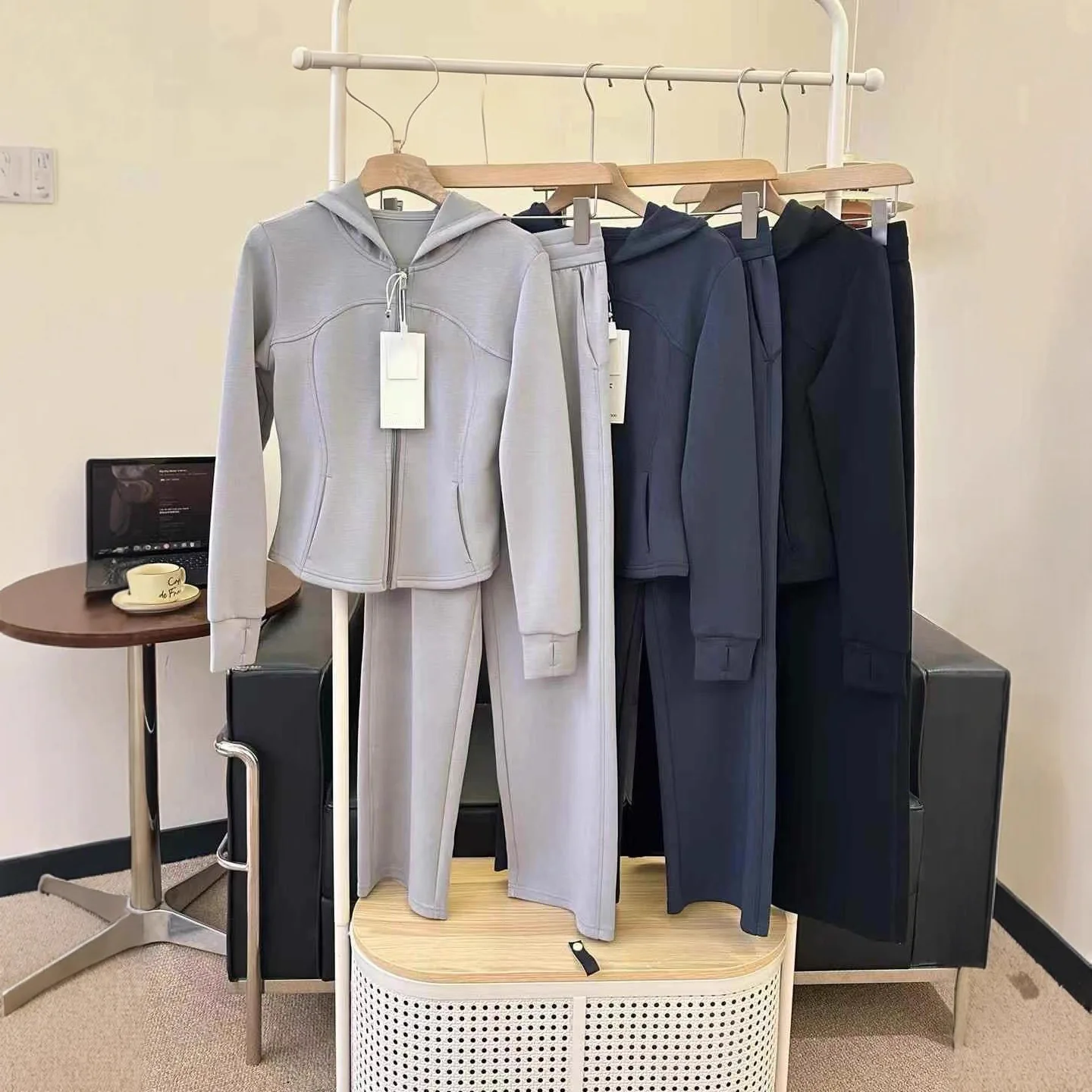 لولو ملابس رياضية سليم صالح المرأة طقم هوديي غير رسمي الجيل الثاني 2025 الخريف نمط جديد أبلى خصر صغير عصري