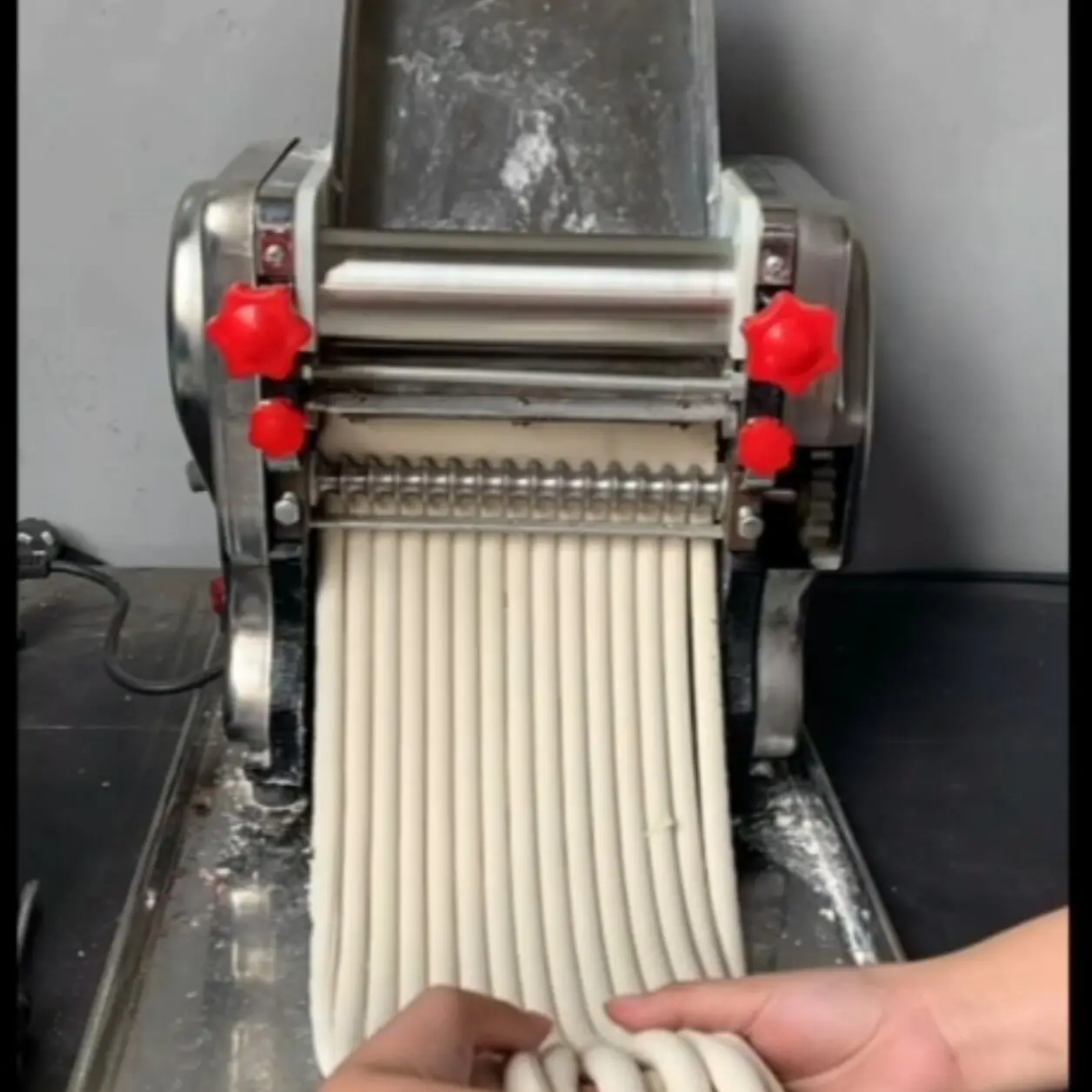 

Dough Stripe Rolling Maker Machine Snack Nigeria Chin Chin Snack Cutter Cutting Tool