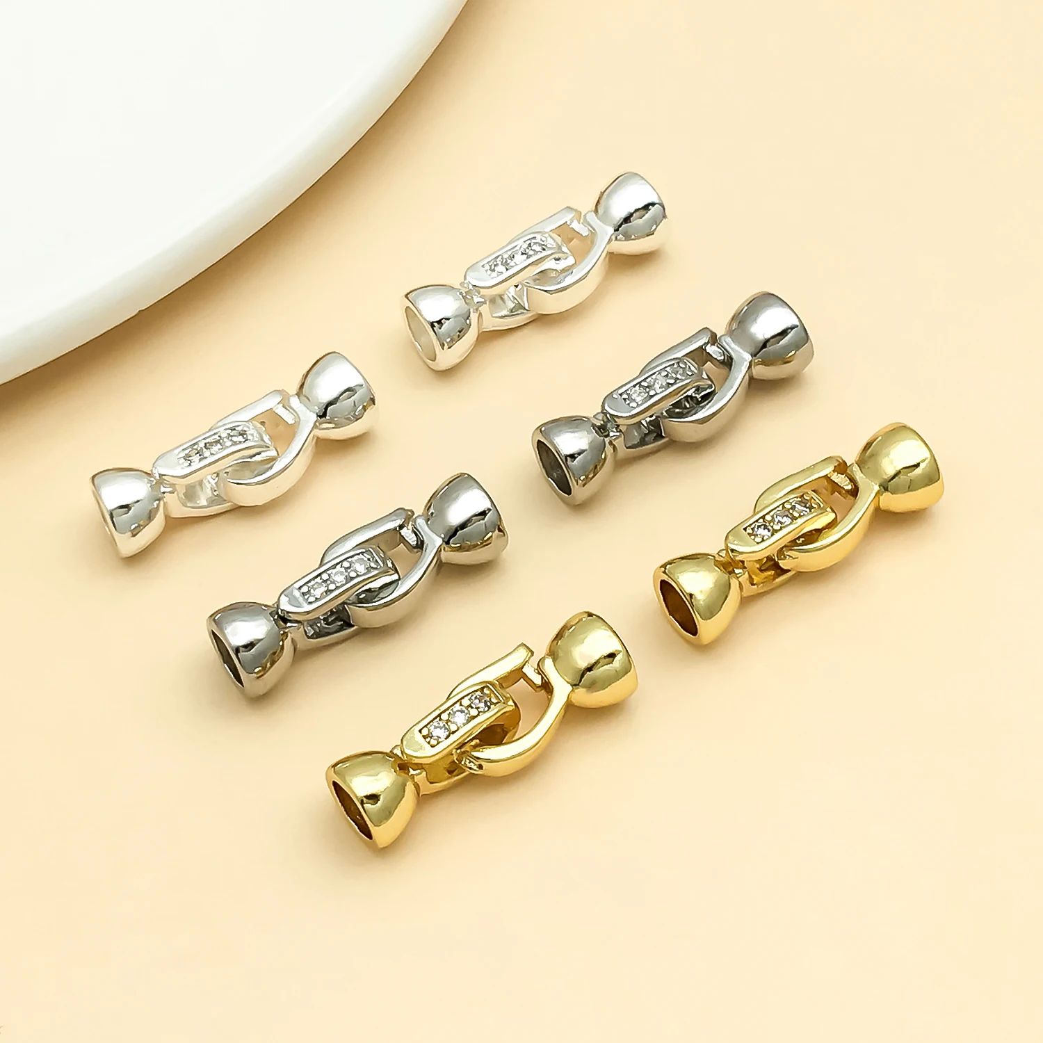 2 piezas de dijes de cobre chapado en oro de 18k con circonita plateada gruesa, diseño final para fabricación de joyas DIY, pendientes, pulseras y collares