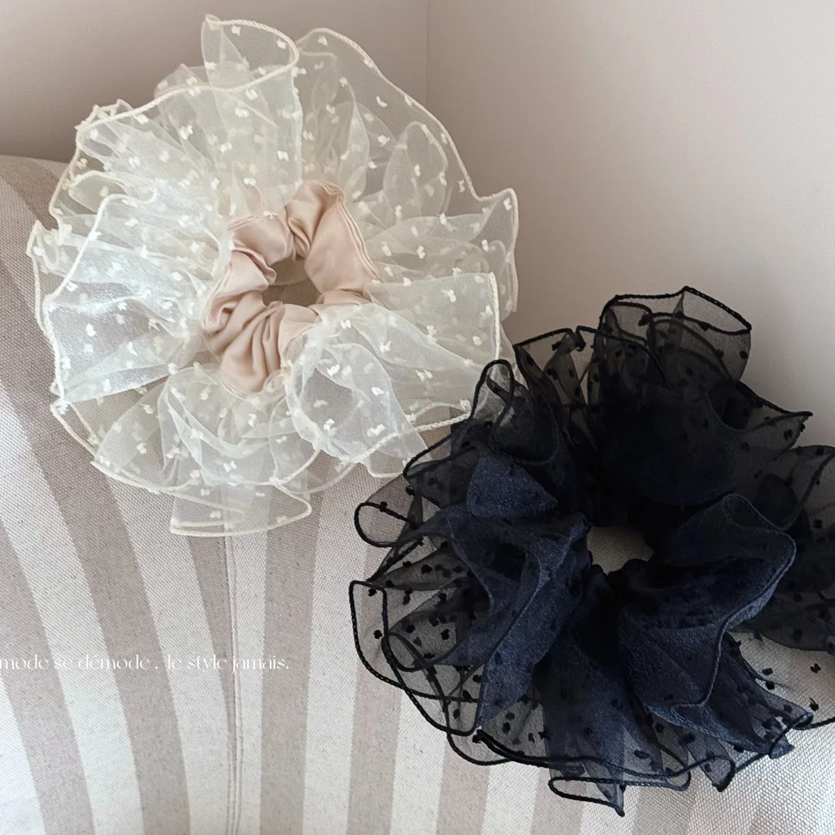 French Hair Rope Exquisite Hollow Flower Shaped Large Intestine Hair Ring For Women Girls Meatball Head Hair Accessories