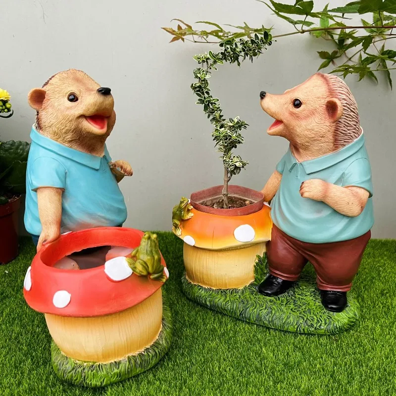 

Rustic Animal Planter Resin Hedgehog Bear Flower Pot Outdoor Garden Decor Succulent Planter for Patio Balcony Landscaping
