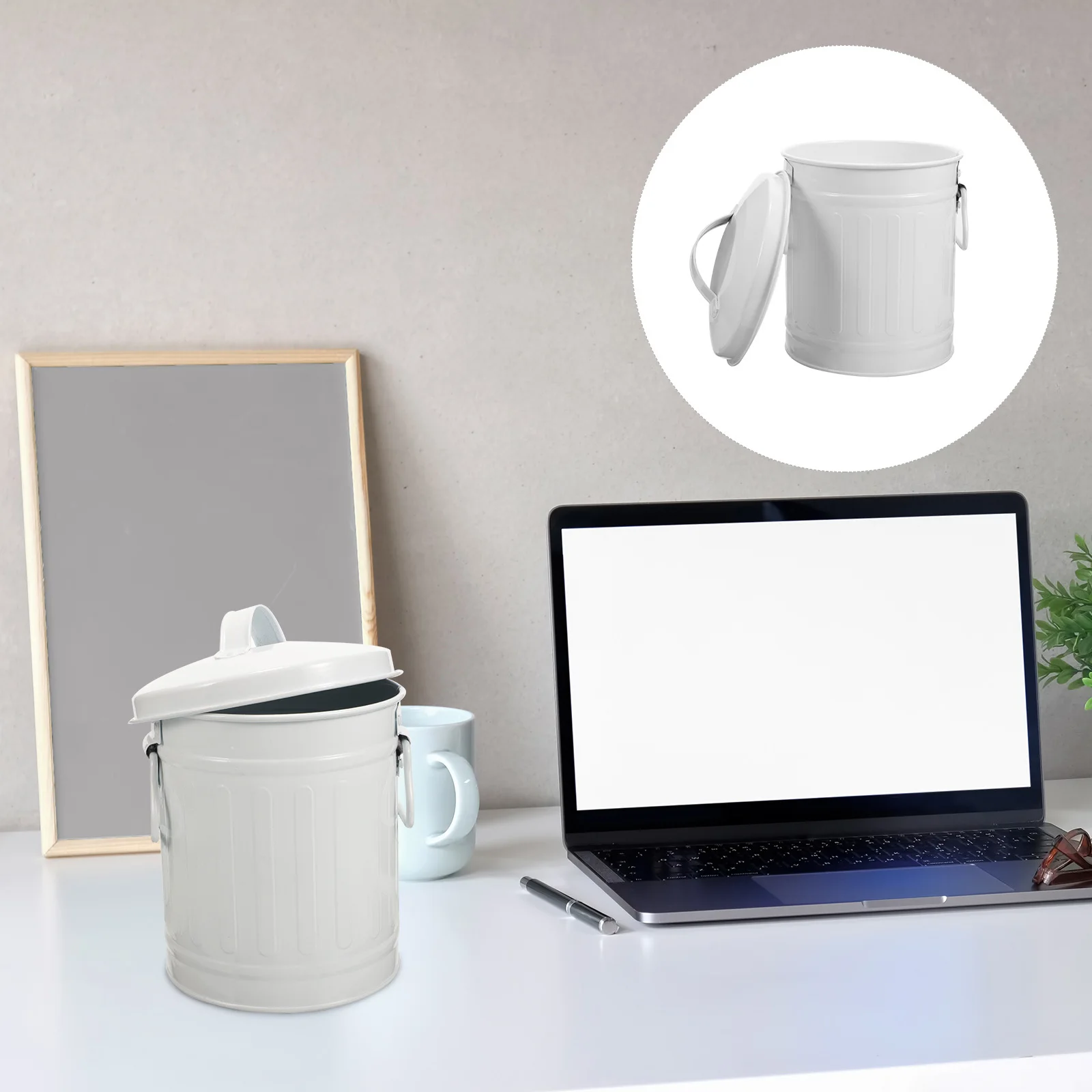 

Desktop Trash Bin Metal Garbage Can Small Lightweight Iron Construction Lid Design for Office Bedroom Kitchen Mini Trash Can