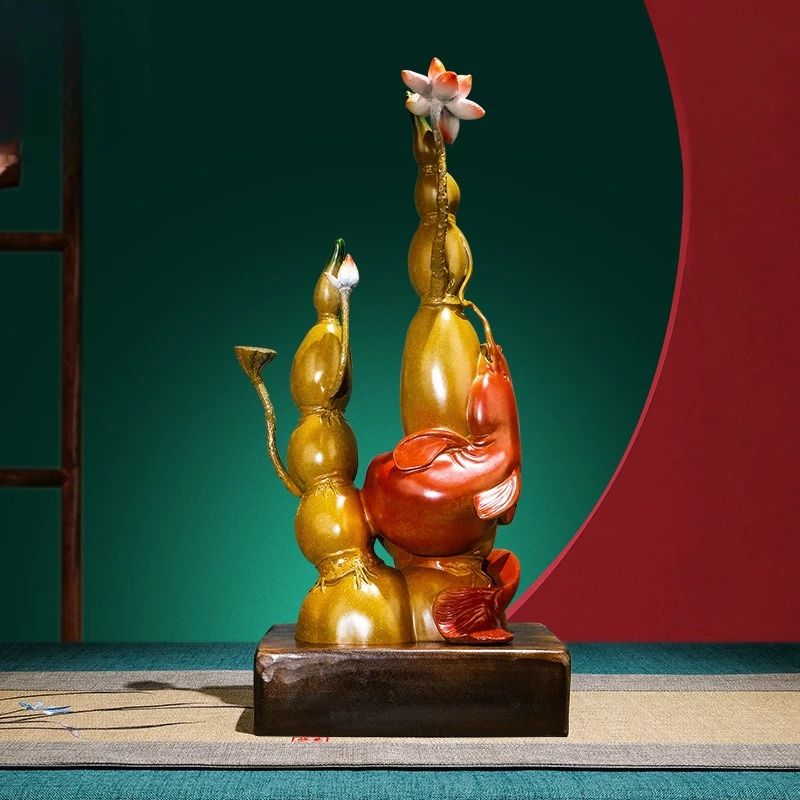 Every year, there are more than one full brass home decoration ornament, handicrafts, living room entrance TV cabinet, copper