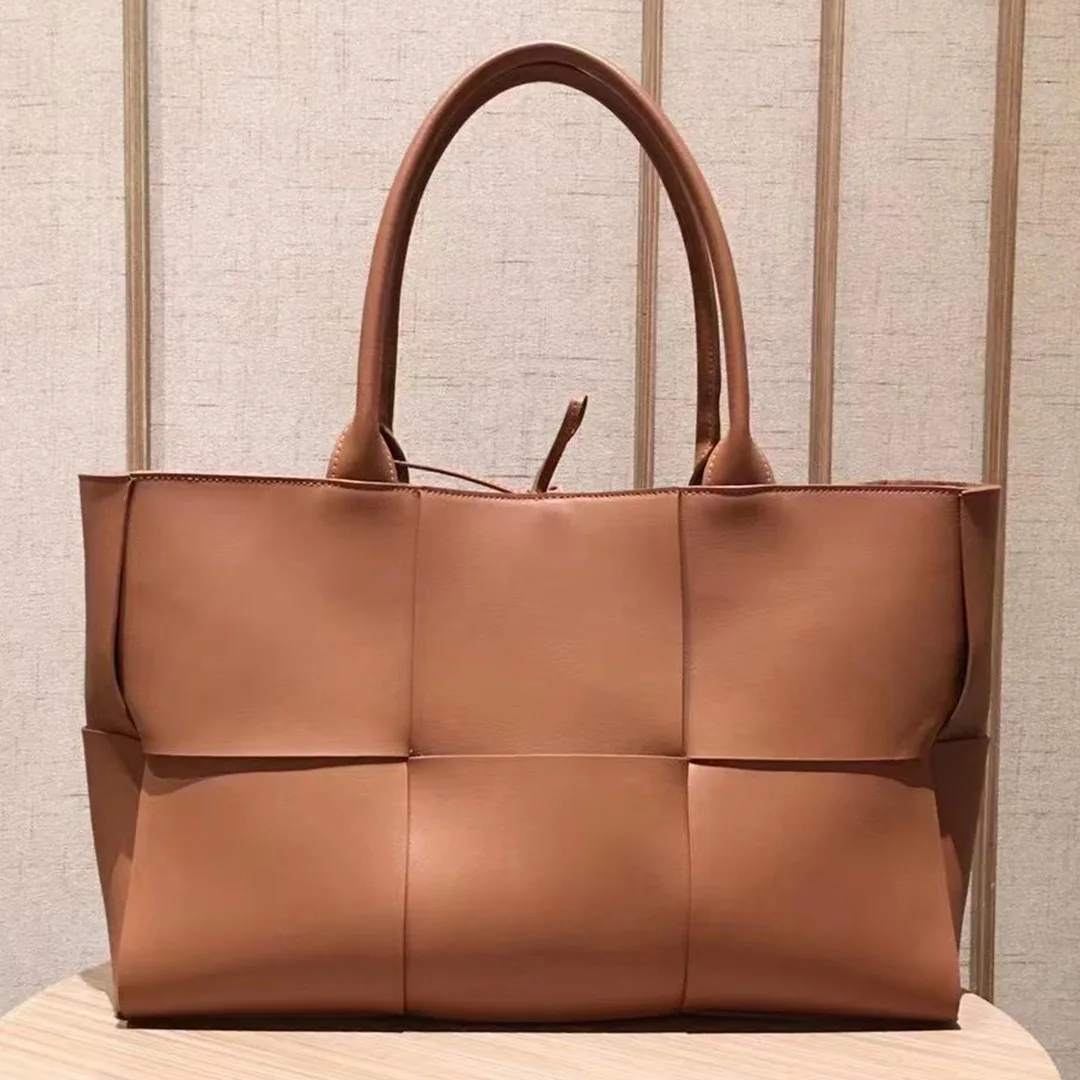 

2026 Cowhide Autumn/Winter Style Genuine Leather Woven Tote Bag Shopping Single-shoulder Hand-carry Mother and Child Designer