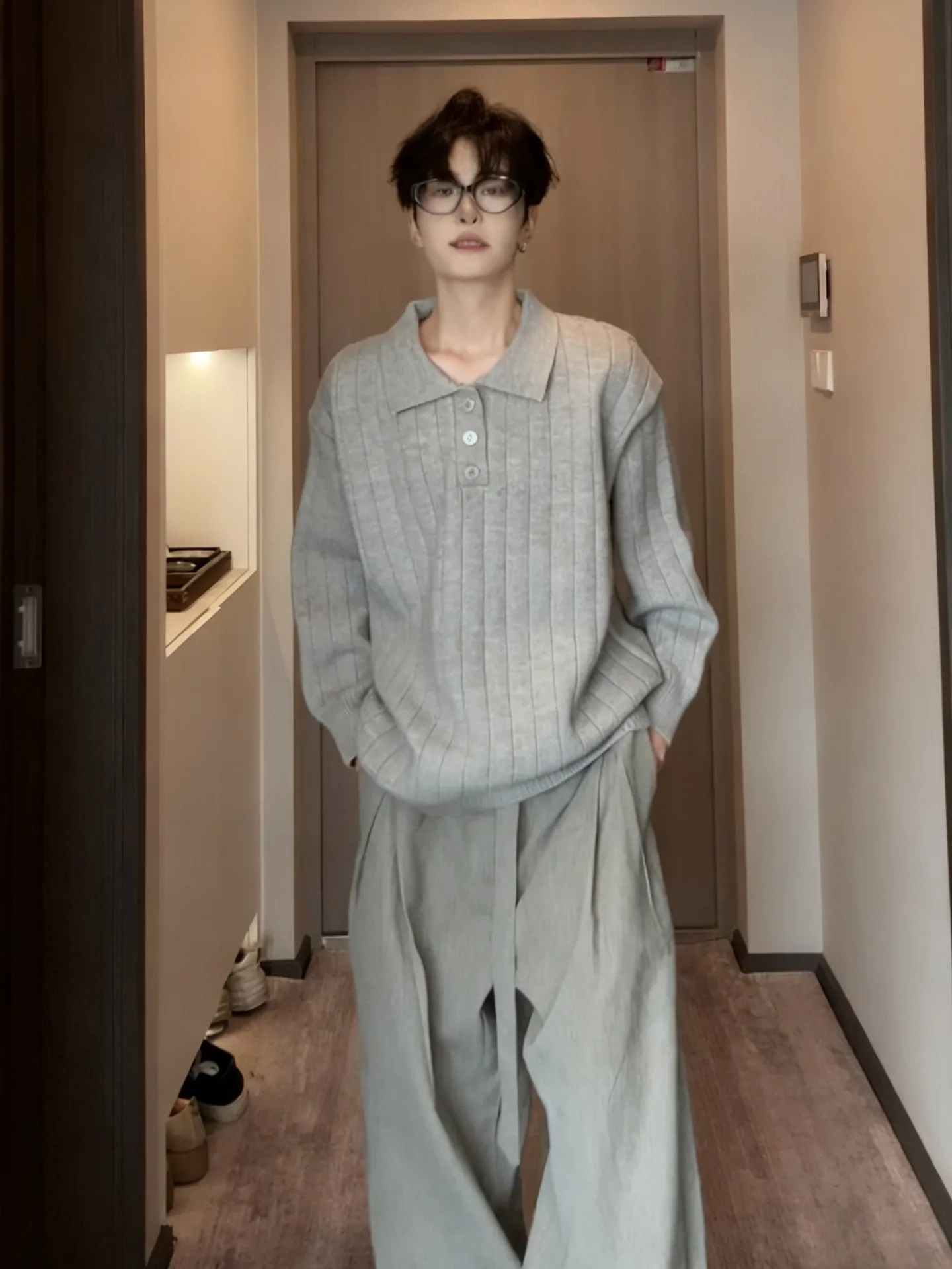 

American Retro Men's Long Sve irt Sweater with Collar Vertical Stripes Loose Fit Knitted Outerwear for Autumn Winter