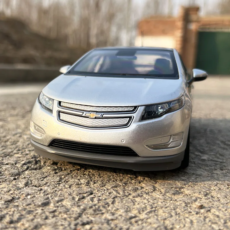 Modelo de Auto Edición Concesionario, Chevrolet Volt 1:18, Auto Eléctrico, Modelo Fundido a Presión para Colecciones, Exhibición y Regalo para Amigos