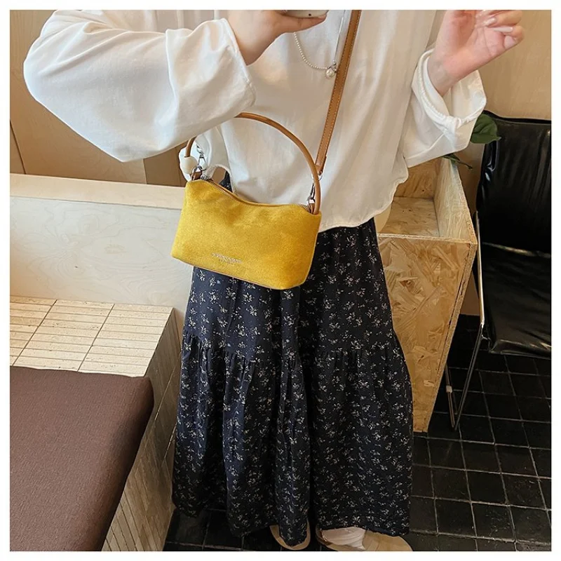 

Ladies Tote Bag Made Of Premium Leather Boasting High-End Quality And Paris Trendy Daily Look