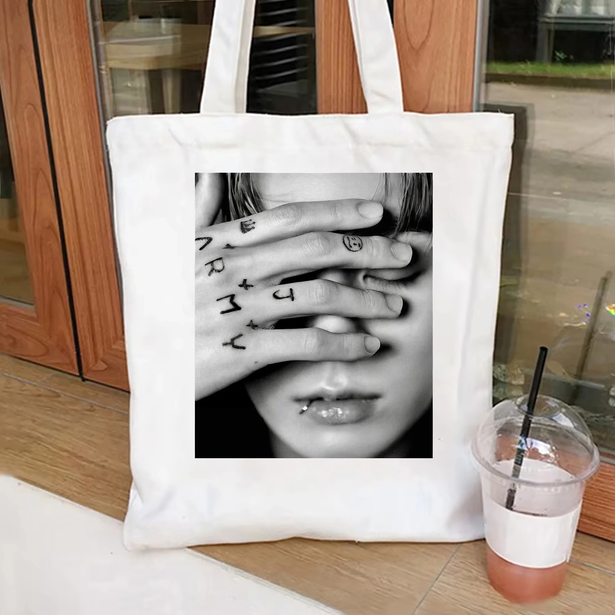 Jungkook Fashion Pattern Canvas Bag pop music tote bag Kpop borsa a tracolla casual da donna Jungkook Army Tattoo tote bag Kpop Gift