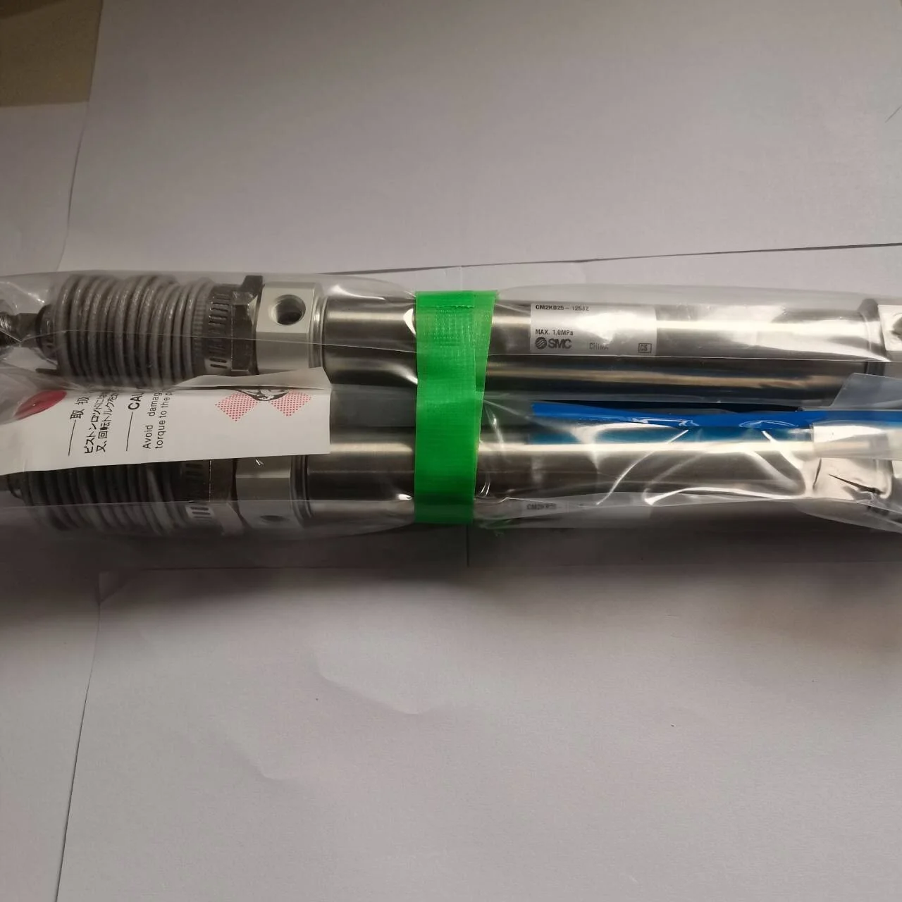 Cilindro sem retorno de haste genuína SMC original CM2KB25-125JZ CM2KB25-125Z Cilindro de haste única e dupla ação