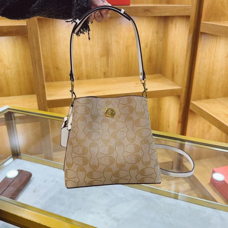 حقيبة كروس عصرية من مصمم باريس - محفظة نسائية أنيقة وبسيطة مع شعار حروف عتيقة وحزام قابل للتعديل