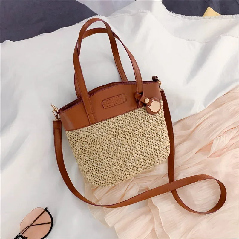 Summer Crossbody Bags Casual PU Leather Grass Woven Bag Messenger Bags for Women Poratble Beach Vacation Bag Bucket Bag Handbags